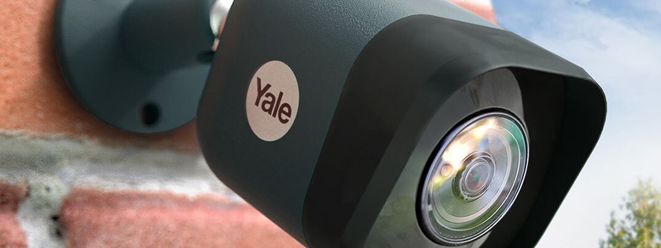 yale lås og kamera